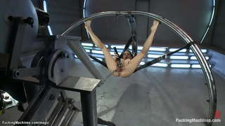 Pigtailed σόλο Μελαχρινή Latina babe Sara Luvv ταινίες εσώρουχα σε κάλτσες και στη συνέχεια fucks μηχανή και παίρνει έντονους οργασμούς σε διάφορες θέσεις