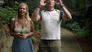 Секс из првог лица у малој кући у планинама