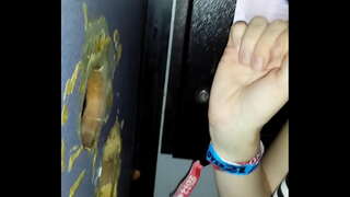 Hennes Fjerde Gloryhole