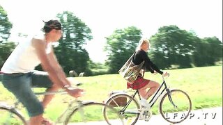 Nuori ja kaunis opiskelija isot tissit hautaan sodomisee et prise fi double p