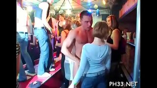 Bullas sapor genas in calidum opposuit