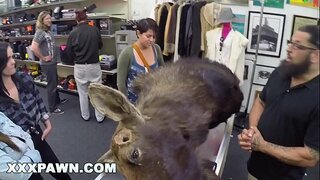 XXXPAWN - وہ کبھی نہیں رہا ہے کے ساتھ ایک آدمی سے پہلے ، لیکن وہ پیسے کی ضرورت ہے