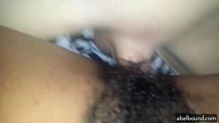 Rubbing አሁን Clit በእሱ Sissy Cock