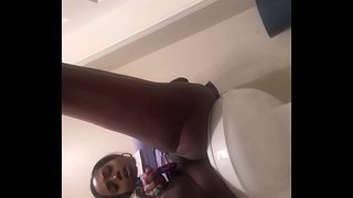 Hamak off upang makakuha ng isang kulay ng nuwes sa trabaho