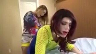 Сисси страпон өҫтән ҡатын-ҡыҙҙар өҫтөнлөк итә